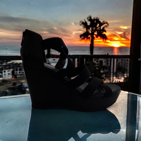 Torrid Black Stretchy platform wedge sandals. Zip up heel. Easy on off. 9.5 Wide - Picture 4 of 15